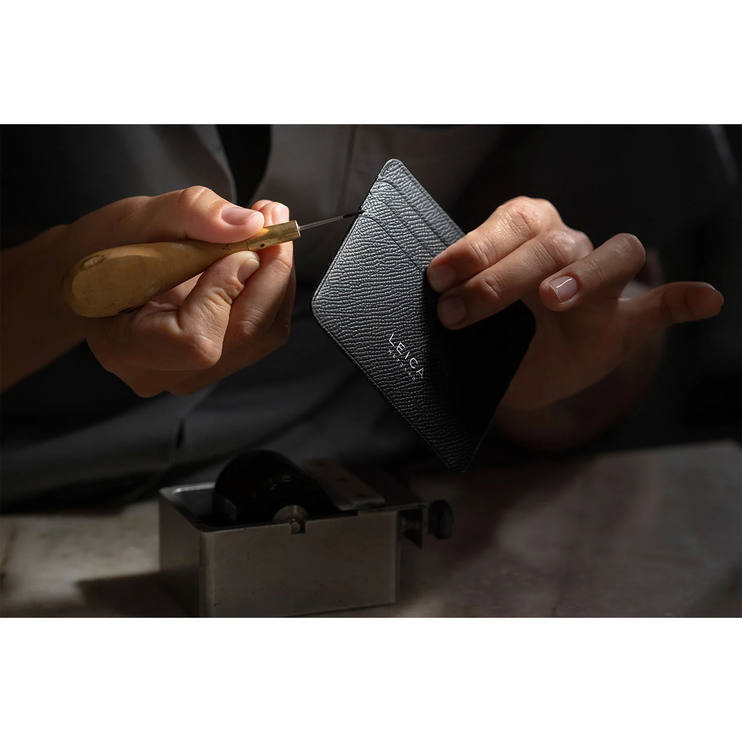 Leica Cardholder horizontal, leather - Image 3