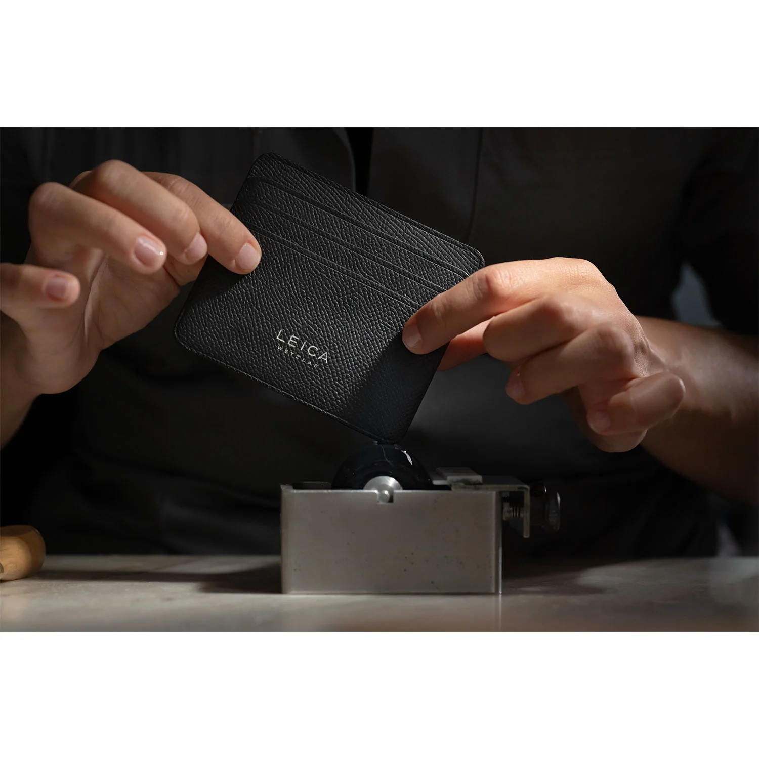 Leica Cardholder horizontal, leather - Image 4