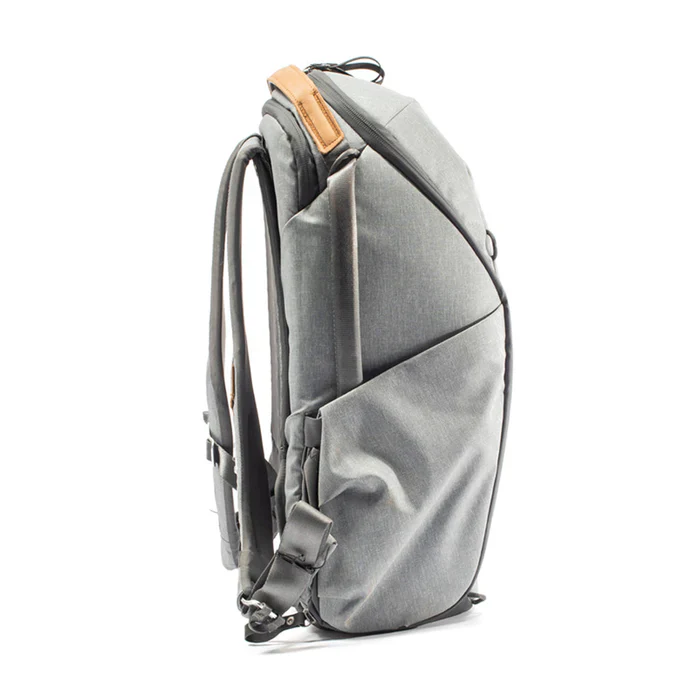 Peak Design Everyday Backpack 20L Zip - Ash - Image 4